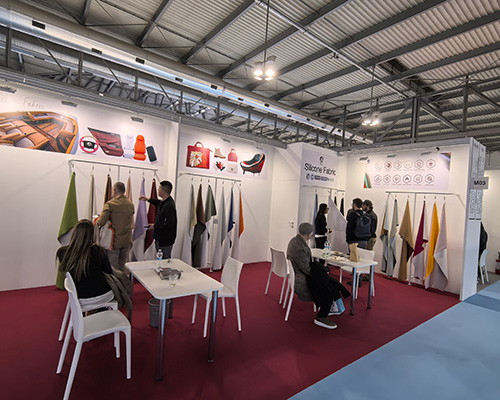 青娱乐91新材料科技閃（shǎn）耀意大利（lì）琳琅沛麗（lì）展（zhǎn） 全球客戶（hù）見證（zhèng）有機矽皮革創新實力